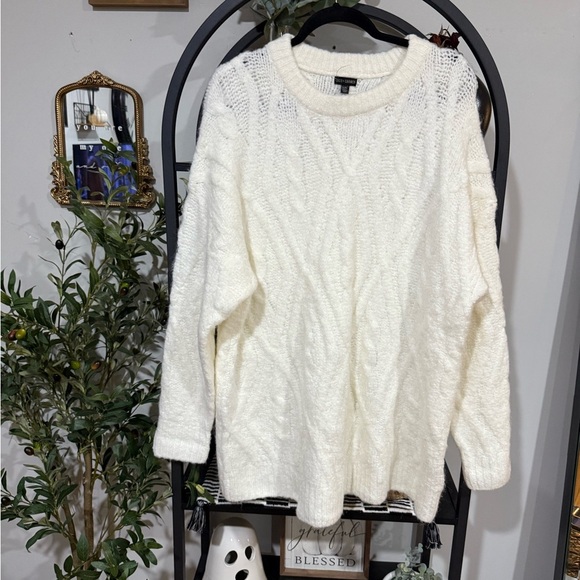 Coco + Carmen Elegant Cream Knit Sweater - Picture 4 of 6
